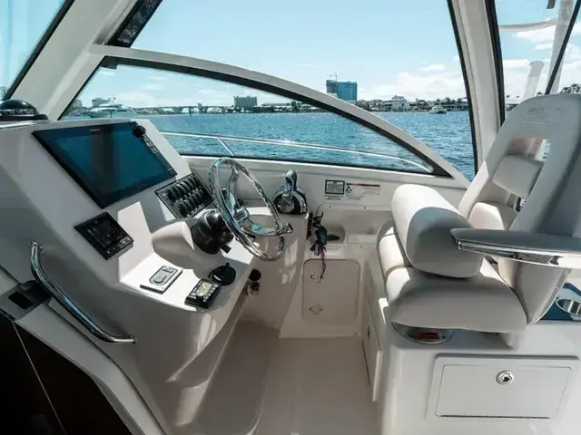 Boston Whaler 285 Conquest