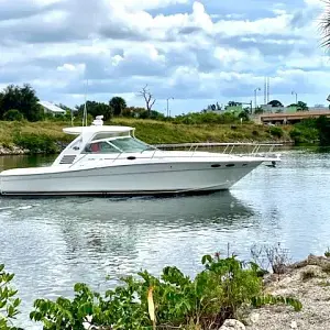 1999 Sea Ray 370 Express Cruiser