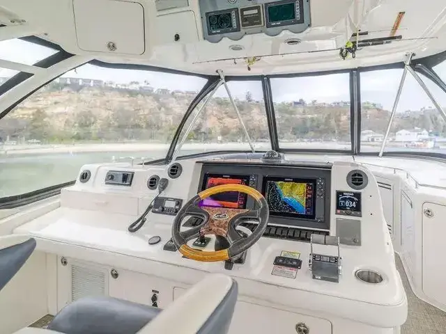 Sea Ray 550 Sedan Bridge