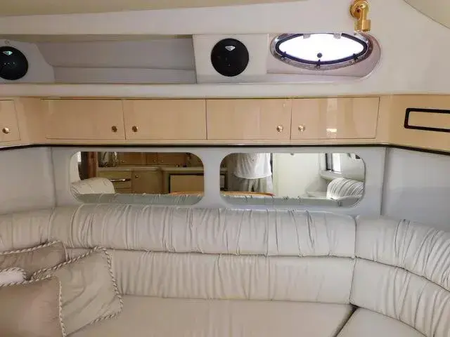 Sea Ray 370 Express Cruiser