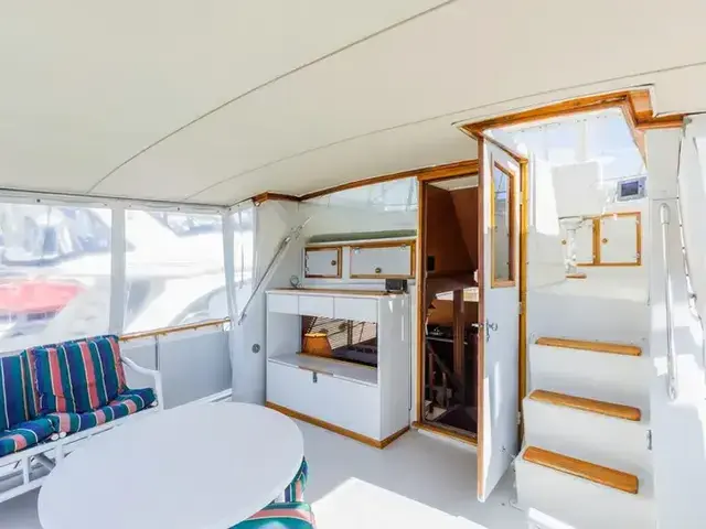 Uniflite 42 Aft Cabin