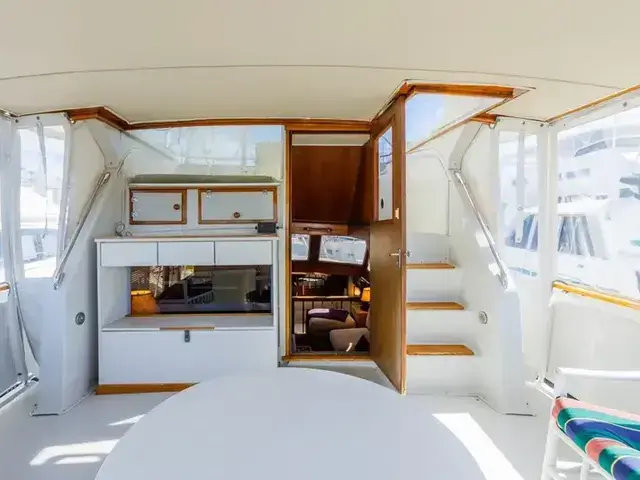 Uniflite 42 Aft Cabin