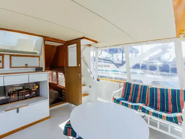 Uniflite 42 Aft Cabin