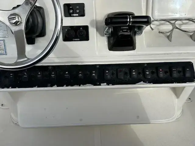 Century 3200 Center Console