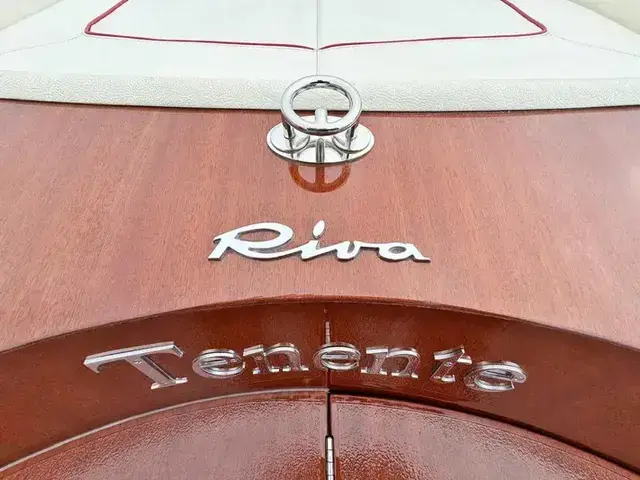 Riva 33