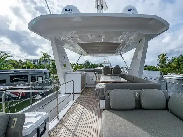 Azimut 66