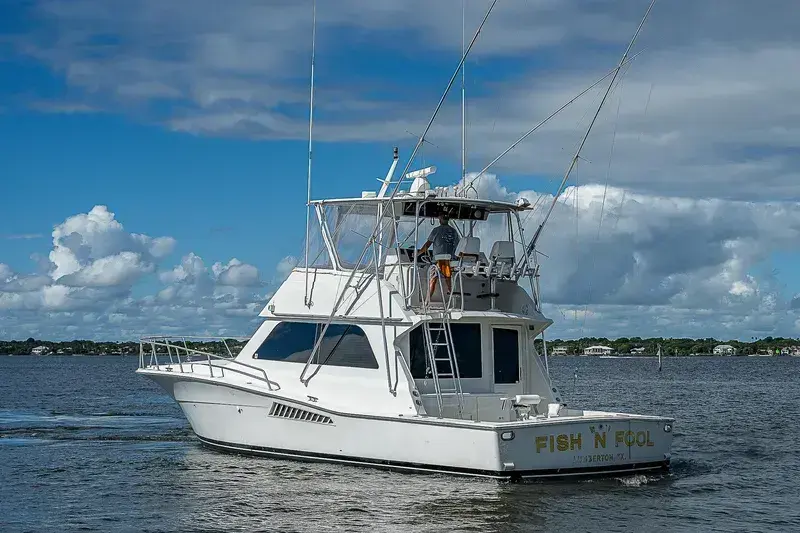 1998 Viking 47'