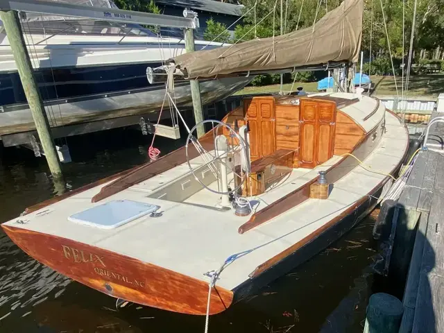 Custom 37ft Catboat Barnegat Bay A-Cat Yacht Adaptation