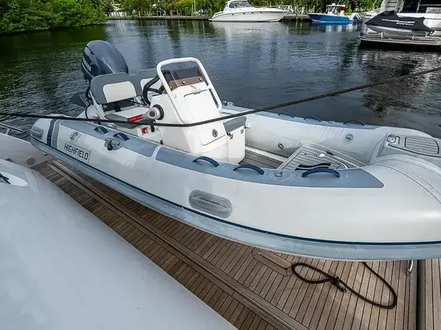 Azimut 66