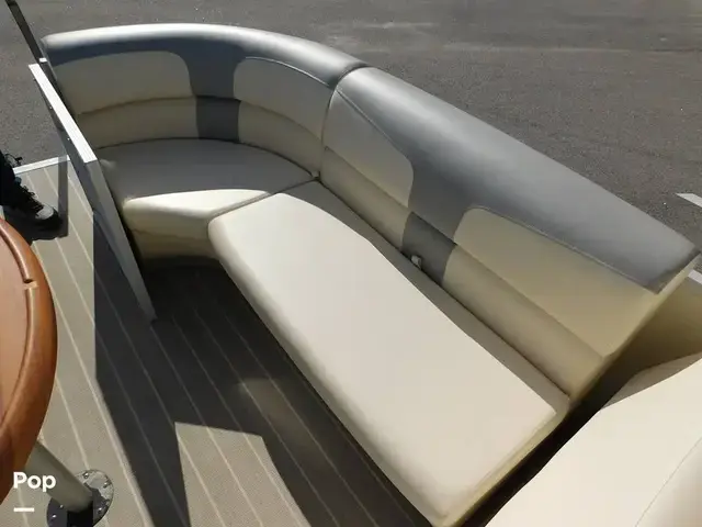 X Yachts IV