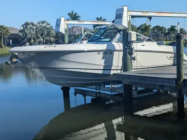 Boston Whaler 24 Vantage