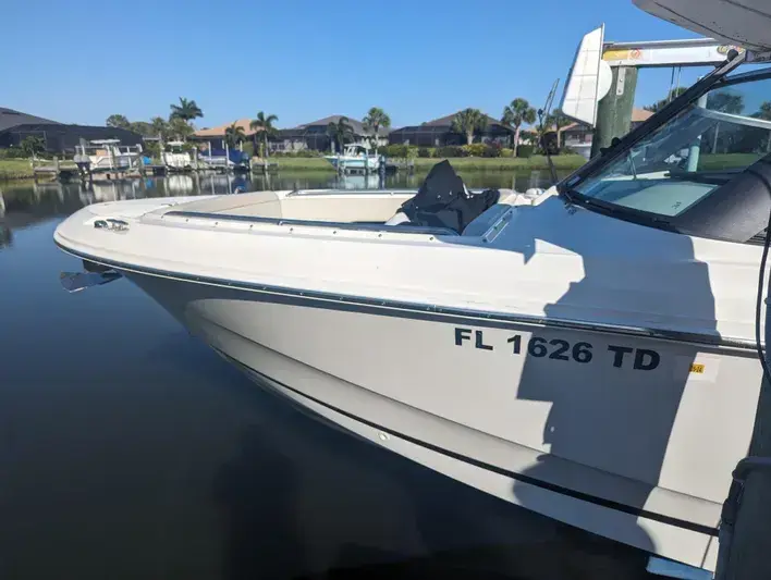 2022 Boston Whaler 240 vantage