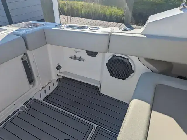 Boston Whaler 24 Vantage