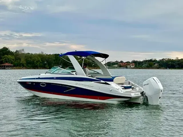 Crownline E27