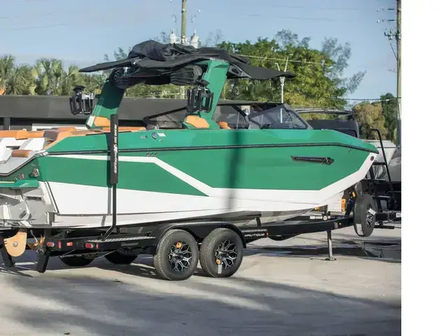 Nautique G23