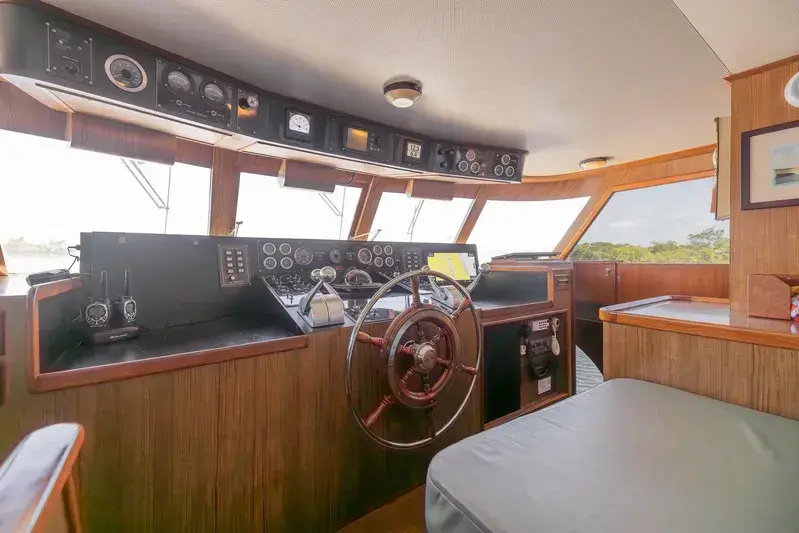 1983 Huckins 74'