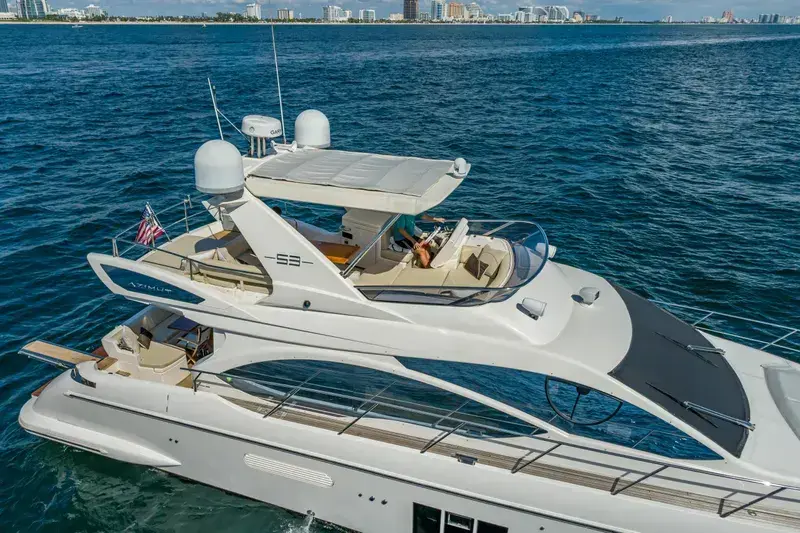 2011 Azimut 53