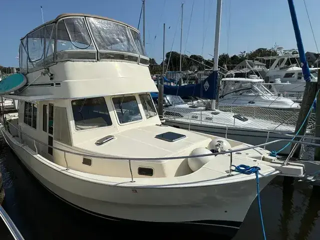 Mainship 400 Trawler