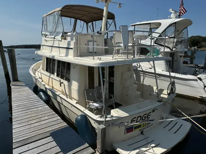 2005 Mainship 400 trawler