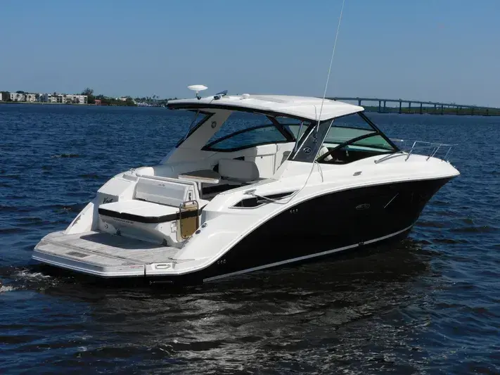 2018 Sea Ray 32