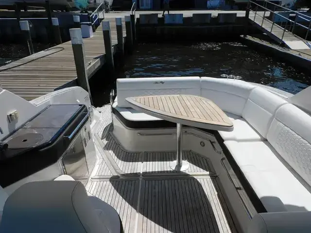 Sea Ray 32