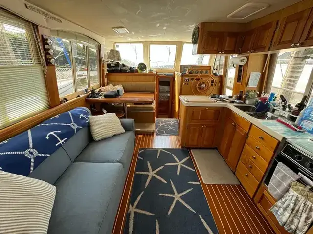 Mainship 400 Trawler