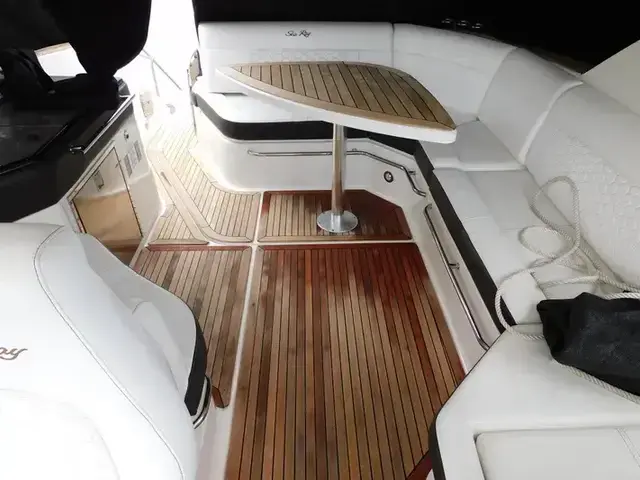 Sea Ray 32