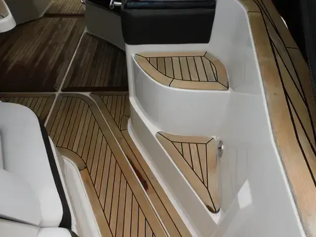 Sea Ray 32