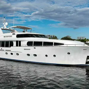 2001 Sovereign 109 Motor Yacht