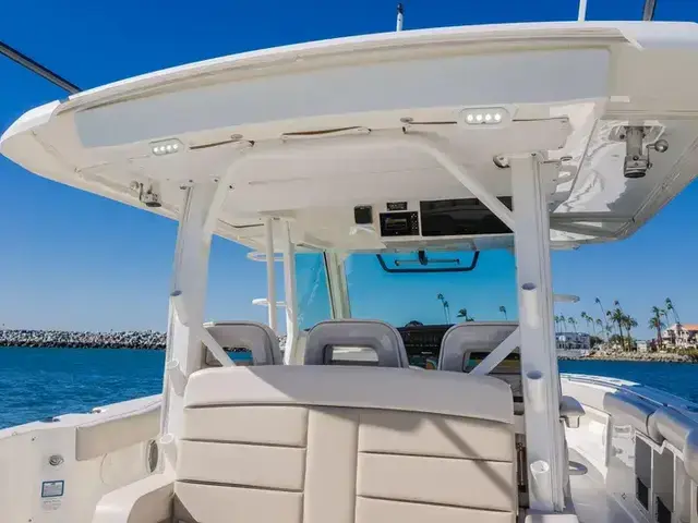 Boston Whaler 38 Outrage