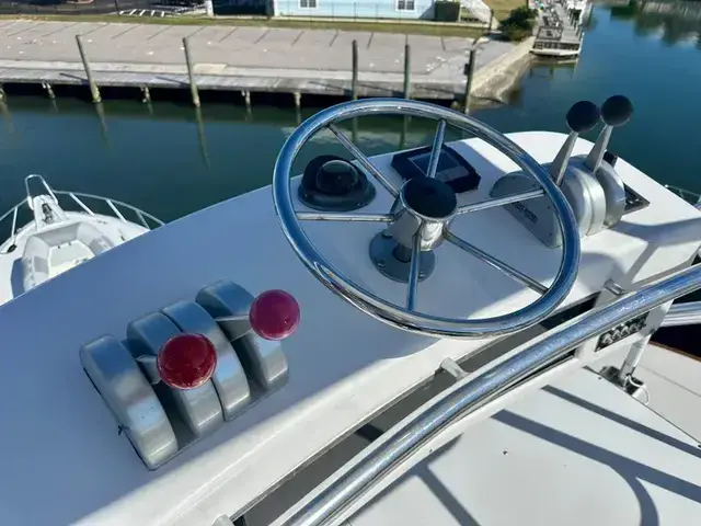 Hatteras 65 Convertible