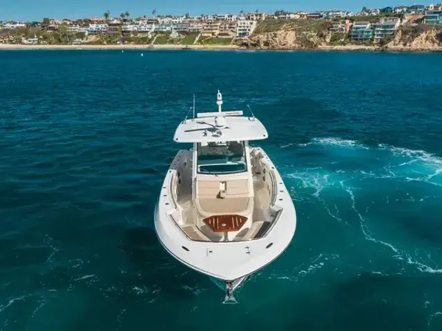 Boston Whaler 38 Outrage