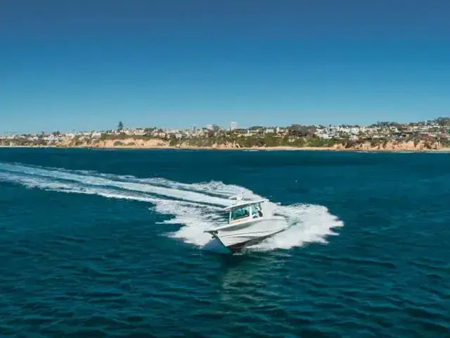 Boston Whaler 38 Outrage