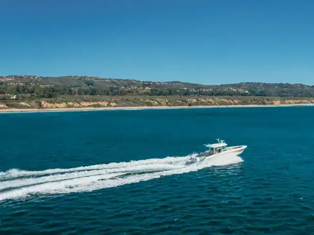 Boston Whaler 38 Outrage