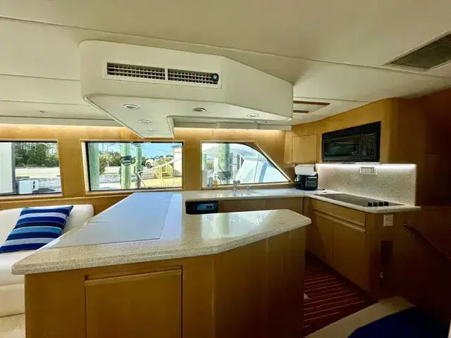 Hatteras 65 Convertible