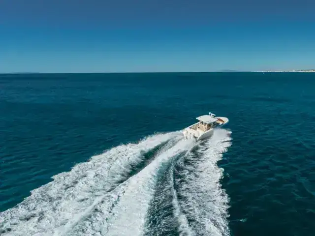 Boston Whaler 38 Outrage