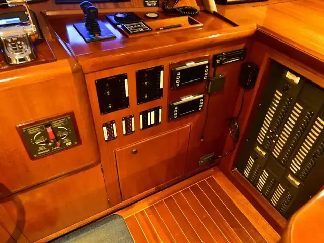 Sovereign 109 Motor Yacht