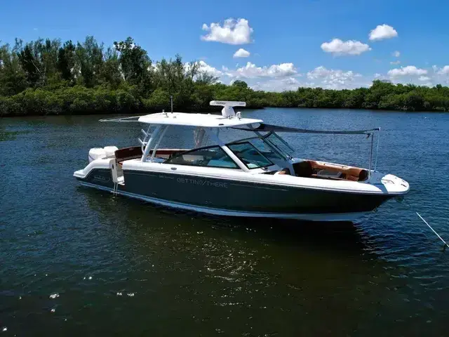 Boston Whaler 32