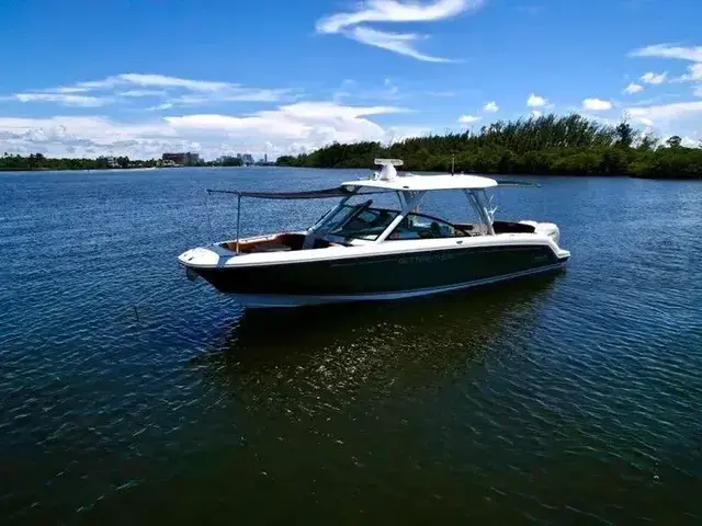 Boston Whaler 32