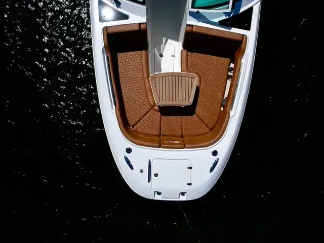 Boston Whaler 32