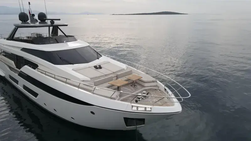 2021 Ferretti 920