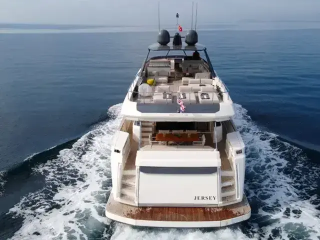 Ferretti Yachts 920