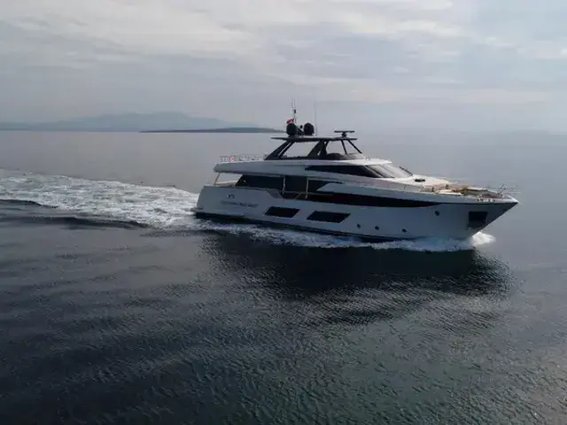 Ferretti Yachts 920