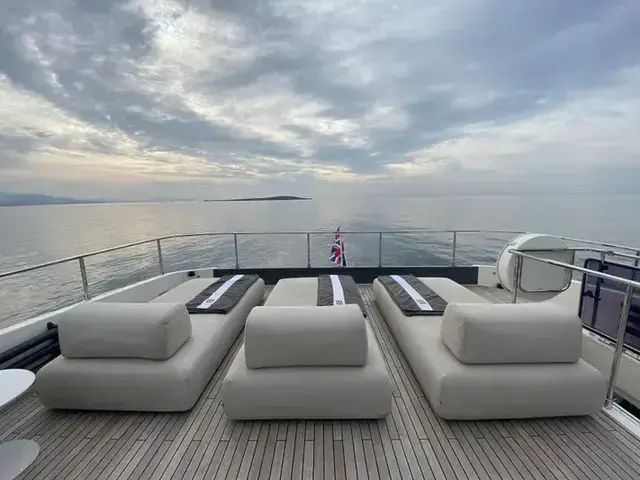 Ferretti Yachts 920