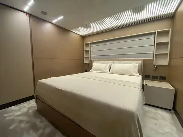 Ferretti Yachts 920