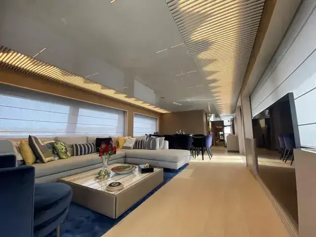 Ferretti Yachts 920