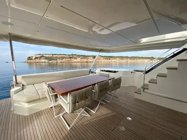 Ferretti Yachts 920