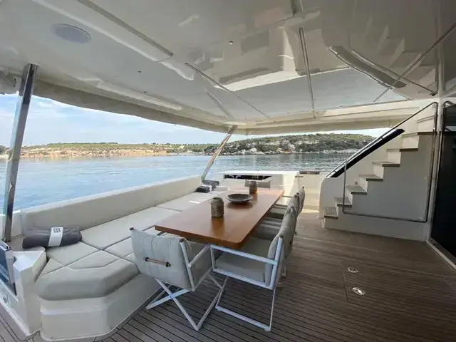 Ferretti Yachts 920