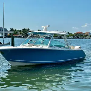 2021 Cobia 330 Dc