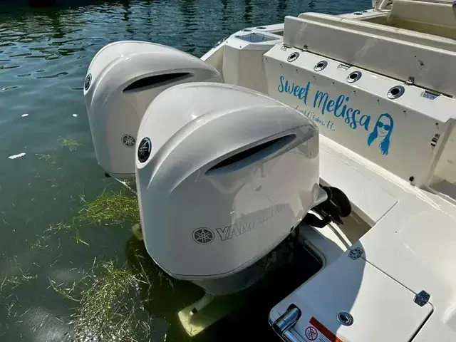 Cobia 330 Dc